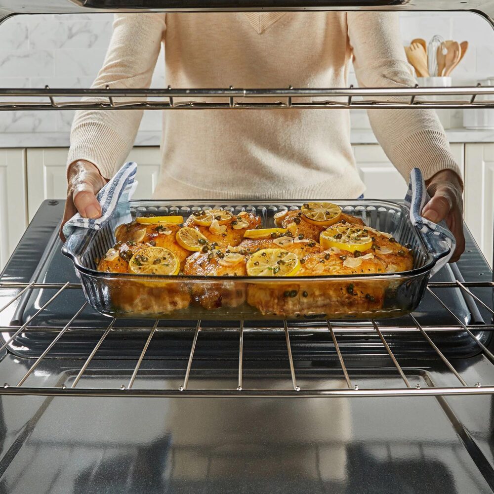 Pyrex Sculpted Tinted 4-Piece Glass Baking Dish Set with Airtight Lids - Image 6