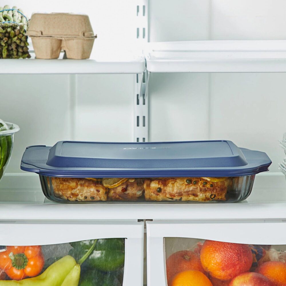 Pyrex Sculpted Tinted 4-Piece Glass Baking Dish Set with Airtight Lids - Image 3