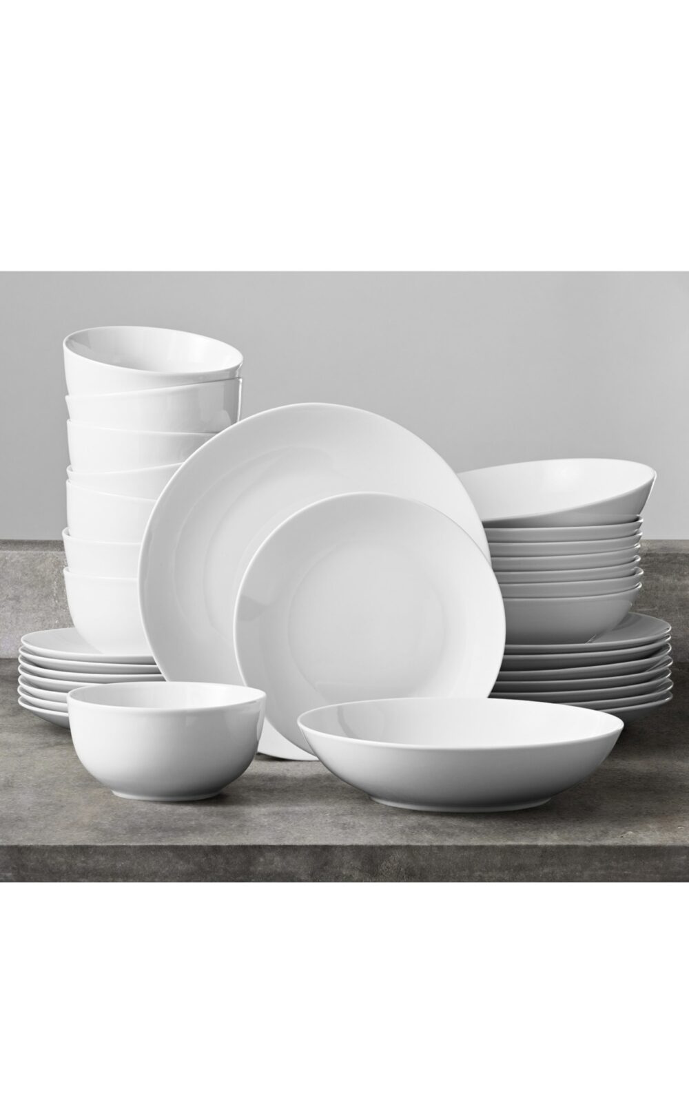 Member's Mark 32-Piece Porcelain Dinnerware Set - Image 4